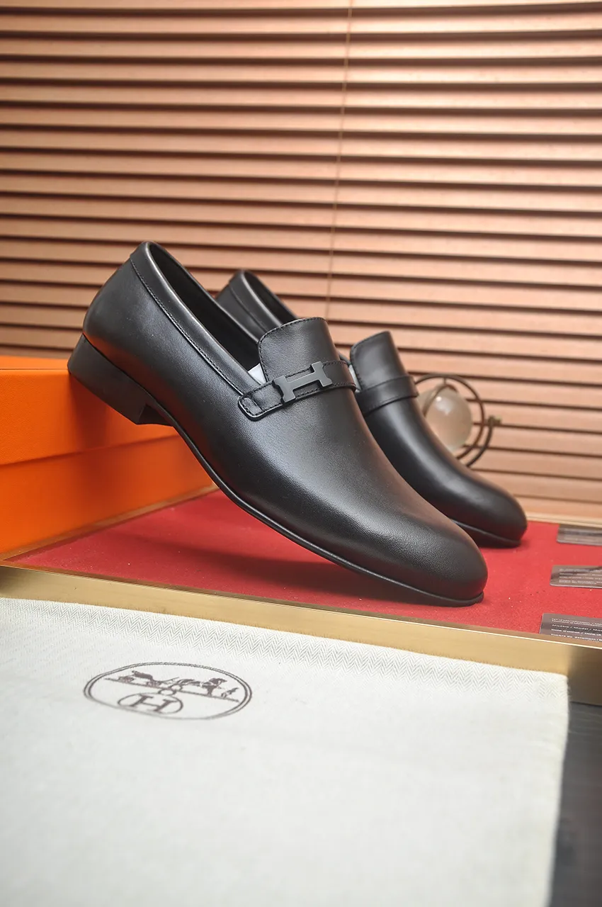 Men's shoes💰540💶[HERMES] (cowhide lining)🍀Italian top luxury🍀He does not pursue novel styles and gorgeous colors, but attracts the favor of successful men with his flawless, elegant and classic style. Formal leather shoes This very comfortable, simple and stable style allows you to easily match any style! The pattern is absolutely 1:1 refined from the original case, and we strive for excellence in materials, imported cowhide + cowhide lining💪💪💪extraordinary texture👍! .Code number: 39-45 (45 customized)
